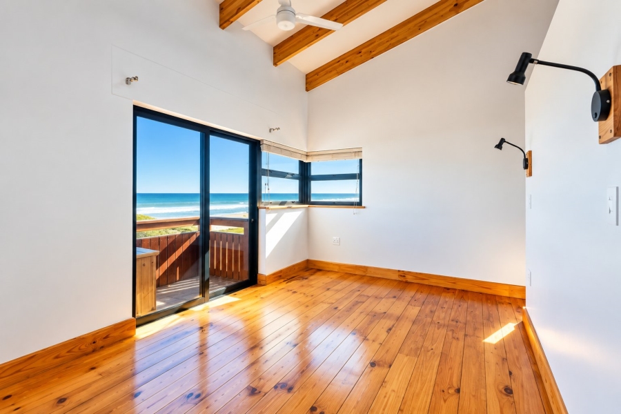 4 Bedroom Property for Sale in Kleinkrantz Western Cape
